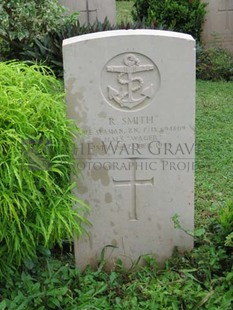 TRINCOMALEE WAR CEMETERY - SMITH, RAYMOND